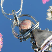 Load image into Gallery viewer, Tear drop pendant