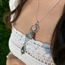 Load image into Gallery viewer, Tear drop pendant