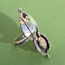 Load image into Gallery viewer, Winter Rose Ring - size 7.5