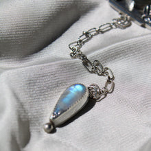 Load image into Gallery viewer, Gardenia Pendant