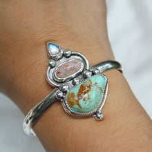 Load image into Gallery viewer, Pyramid Cuff Bracelet