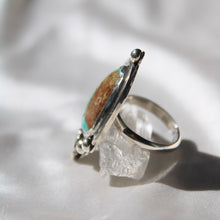 Load image into Gallery viewer, Flower Downstream Ring - size 7.75