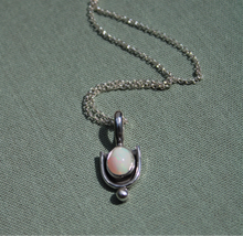 Load image into Gallery viewer, Opal Pendant - 16&quot; chain
