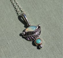 Load image into Gallery viewer, Botanical Pendant - 18&quot; chain
