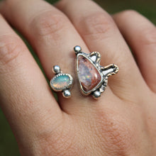 Load image into Gallery viewer, Charmer Ring - Size 8-9
