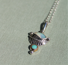 Load image into Gallery viewer, Botanical Pendant - 18&quot; chain
