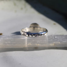 Load image into Gallery viewer, Tourmalinated Quartz ring - size 6.5
