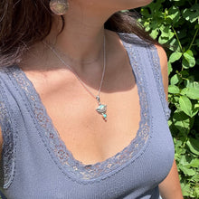 Load image into Gallery viewer, Botanical Pendant - 18&quot; chain
