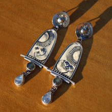 Load image into Gallery viewer, The eclipse earrings
