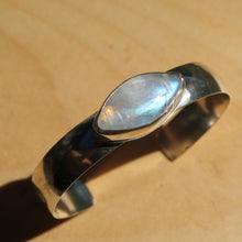 Load image into Gallery viewer, Moonstone cuff
