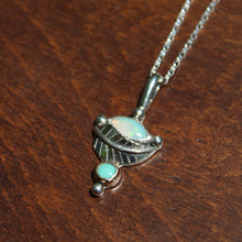 Load image into Gallery viewer, Botanical Pendant - 18&quot; chain
