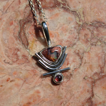 Load image into Gallery viewer, Temple pendant - 18&quot; chain
