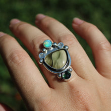 Load image into Gallery viewer, Divine ring - custom size
