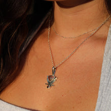 Load image into Gallery viewer, Temple pendant - 18&quot; chain
